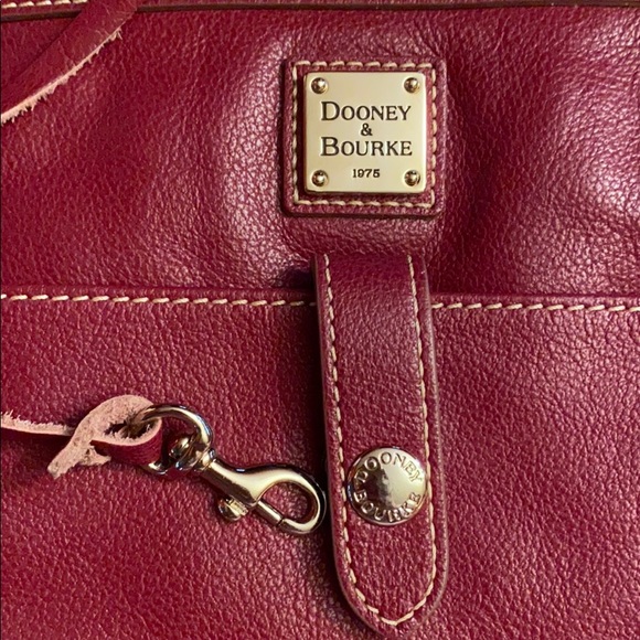 Dooney and Bourke letter carrier - Picture 9 of 12